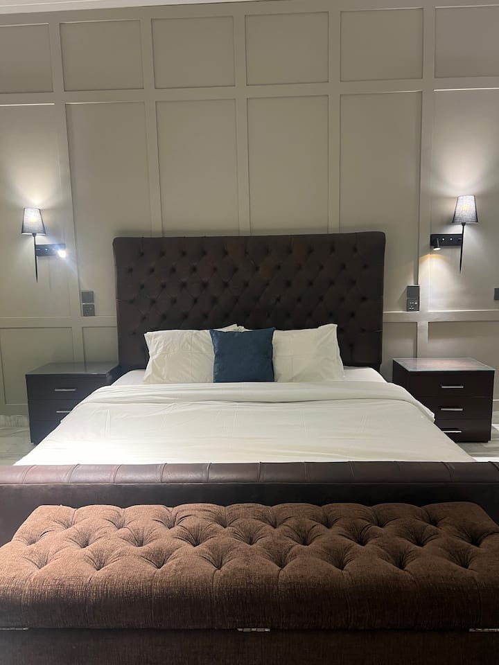 9 Bedroom Near Aga Khan, Dhoraji