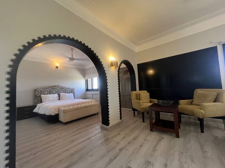 9 Bedroom Near Aga Khan, Dhoraji