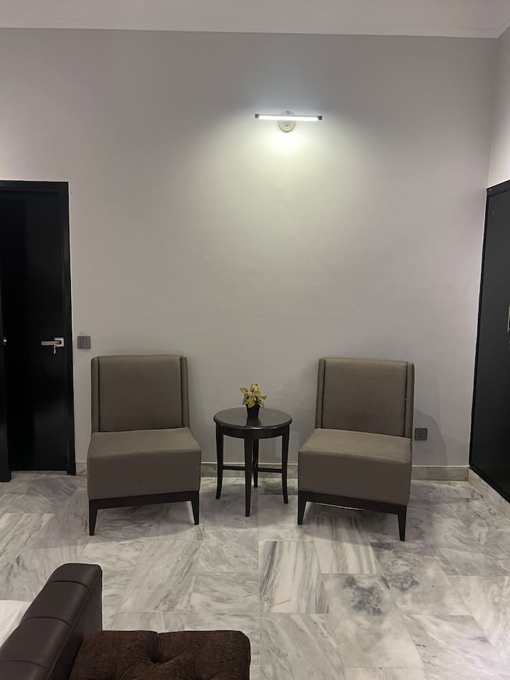 9 Bedroom Near Aga Khan, Dhoraji