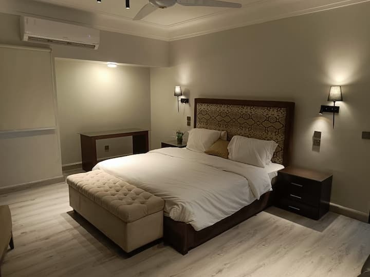 9 Bedroom Near Aga Khan, Dhoraji