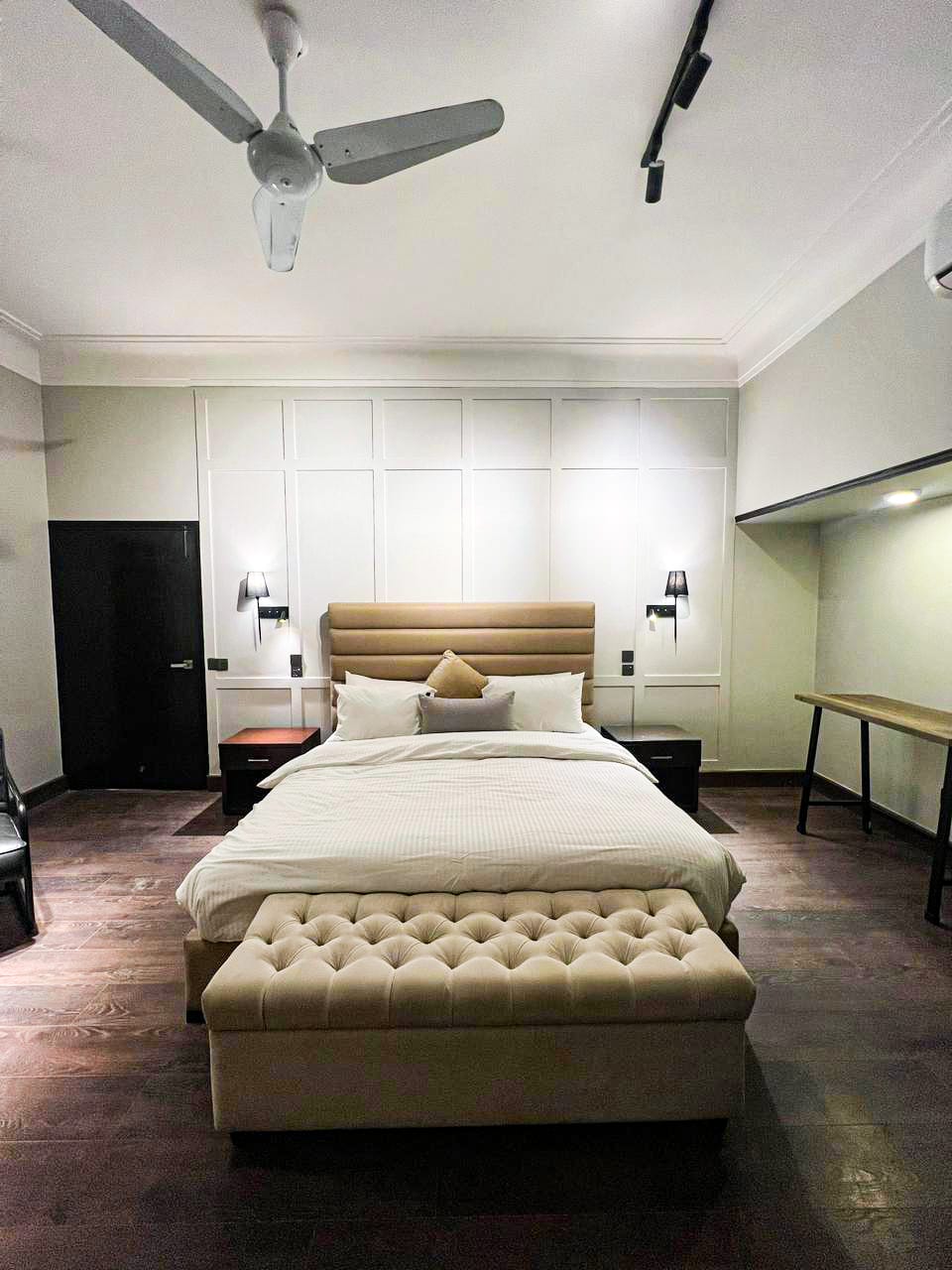 10 Bedroom Near Aga Khan, Dhoraji