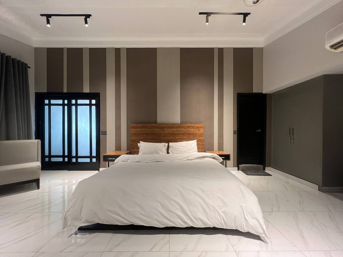 1 Bedroom Master Suite in Dhoraji (AgaKhan)
