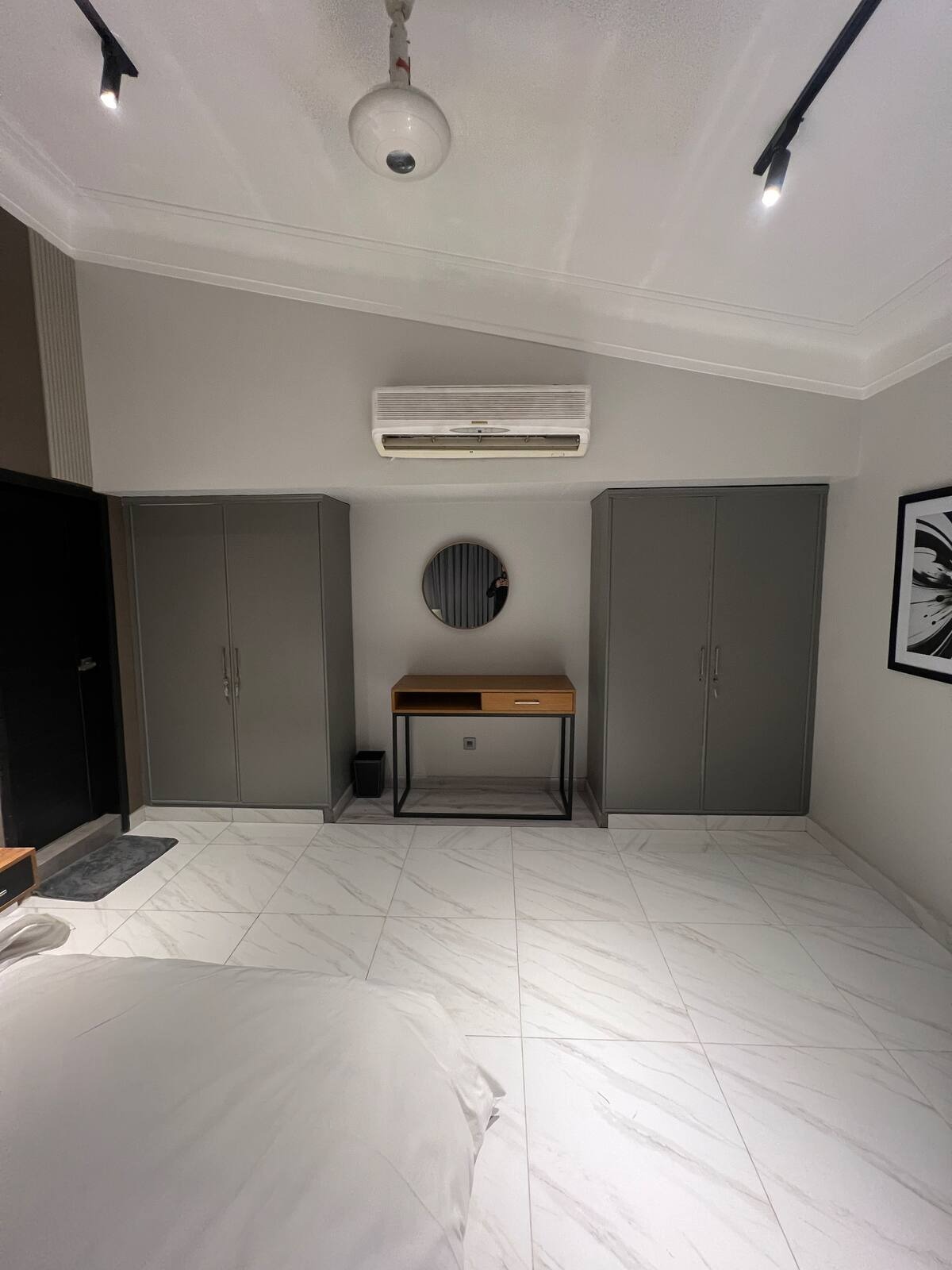 1 Bedroom Master Suite in Dhoraji (AgaKhan)