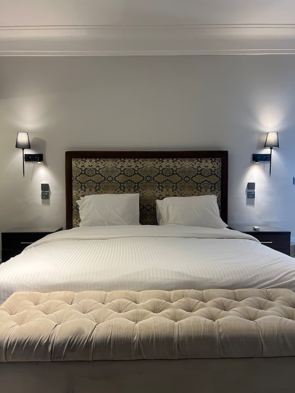 2 Bedroom 2nd Floor in Dhoraji Villa (Aga Khan)