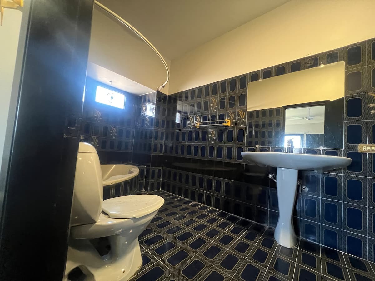 2 Bedroom 2nd Floor in Dhoraji Villa (Aga Khan)