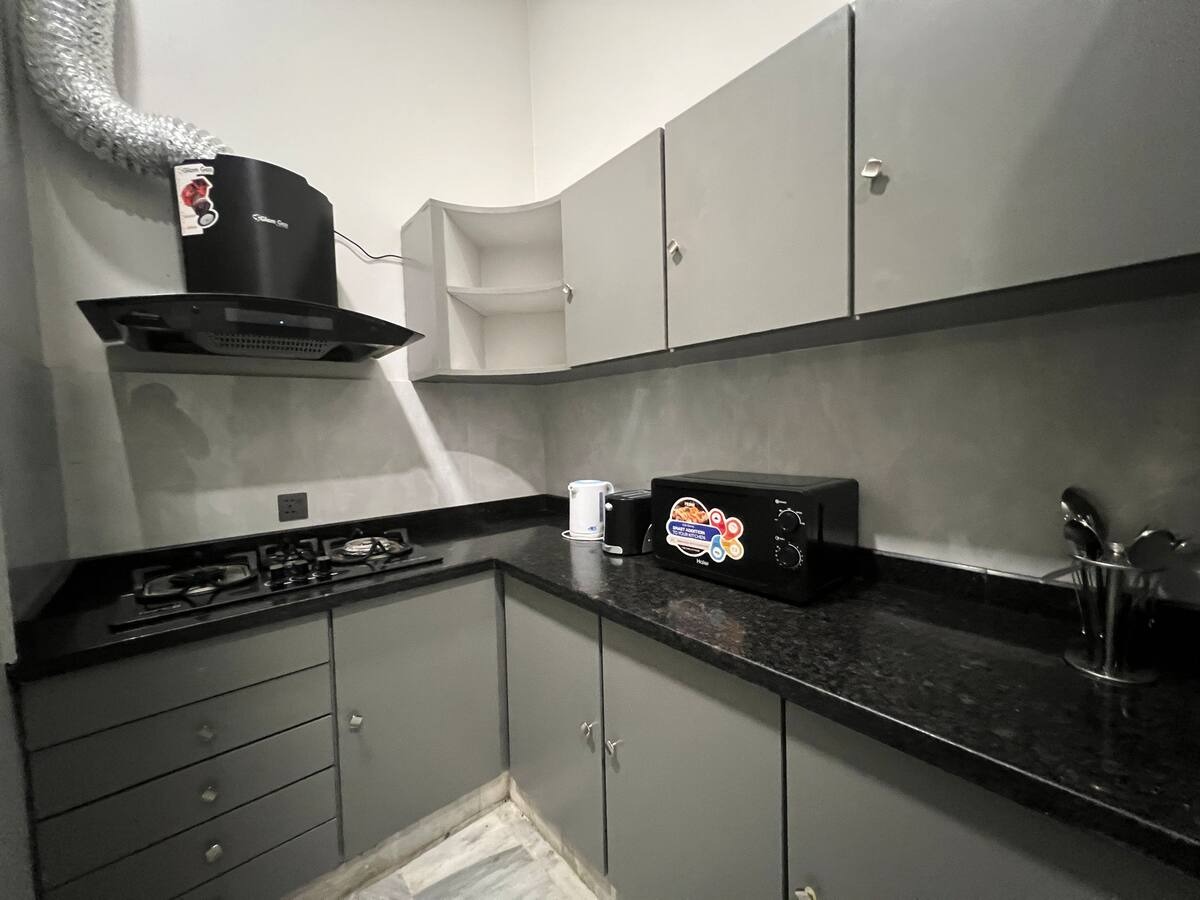 1 Bedroom Stylish Room on Ground Floor Next to Aga Khan