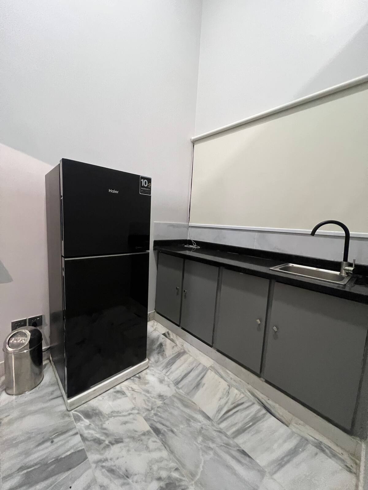 1 Bedroom Stylish Room on Ground Floor Next to Aga Khan