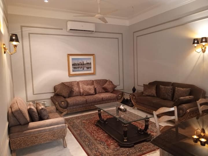 1 Bedroom Stylish Room on Ground Floor Next to Aga Khan